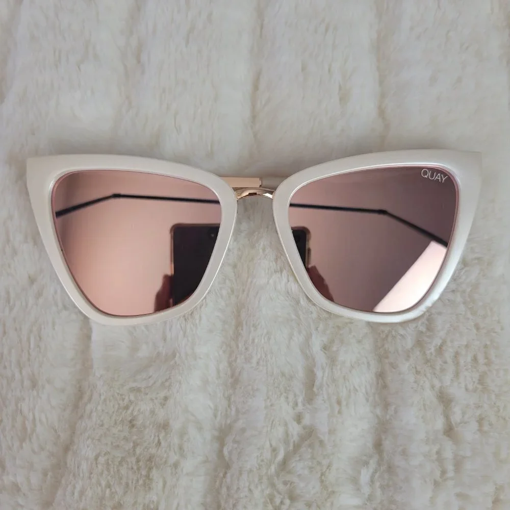 QUAY // ltd ed jlo collaboration white rose gold mirror lens ivory frame cateyes